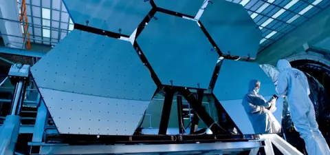 Cosmology can't understand the expanding universe